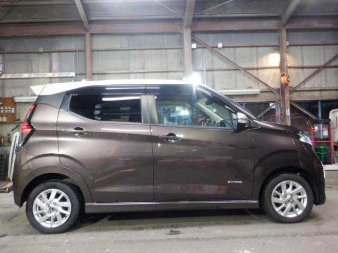 デイズハイウェイスターX 4WD　本州仕入・ナビ・TV・B/T・全方位カメラ・シートヒーター・インテリキー・プッシュスタート・衝突軽減・LEDヘッドライト・LEDフォグランプ・オートマチックハイビーム・アイドリングストップ・ 660