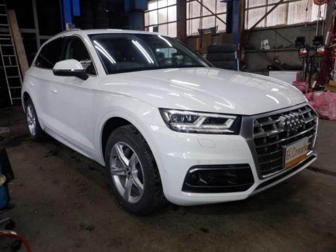 アウディQ5 2.0 TFSI クワトロ スポーツ ラグジュアリーパッケージ 4WD　茶革・ナビ・TV・B/T・F/S/Bカメラ・マトリクスLED・ヴァーチャルコックピット・電動リアゲート・シートヒーター・ACC・パワーシート・ETC・エアサス 正規輸入車 2000