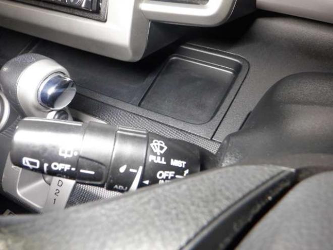 フリード1.5 G ジャストセレクション 4WD　本州仕入・ナビ・TV・B/T・Bカメラ・パワスラ・ワイパーデアイサー・ミラーヒーター・HID・ETC 1500