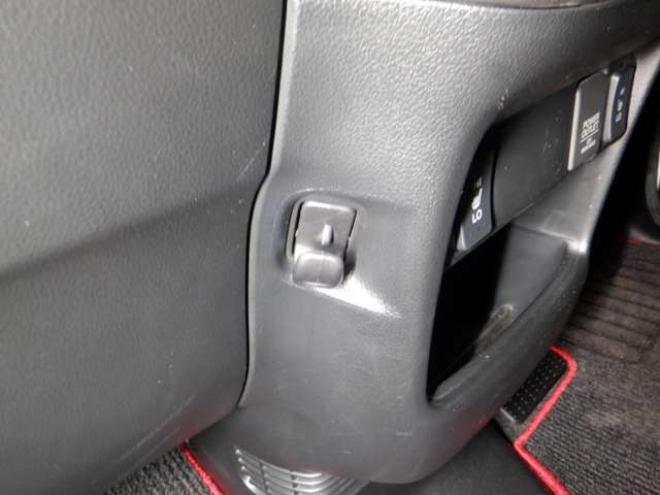 N-BOXカスタムG ターボ Lパッケージ 2トーンカラースタイル 4WD　本州仕入・後期型・ナビ・TV・Bカメラ・B/T・両側電動・クルコン・スマートキー・プッシュスタート・ターボ・HID・ベンチシート・フォグランプ・パドルシフト・前席シートヒーター・純正AW 660