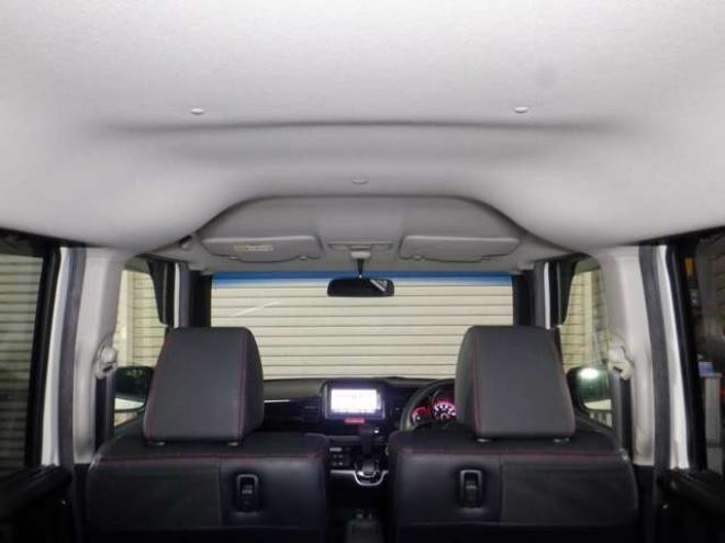 N-BOXカスタムG ターボ Lパッケージ 2トーンカラースタイル 4WD　本州仕入・後期型・ナビ・TV・Bカメラ・B/T・両側電動・クルコン・スマートキー・プッシュスタート・ターボ・HID・ベンチシート・フォグランプ・パドルシフト・前席シートヒーター・純正AW 660