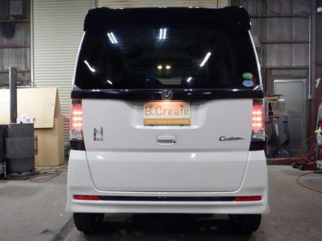 N-BOXカスタムG ターボ Lパッケージ 2トーンカラースタイル 4WD　本州仕入・後期型・ナビ・TV・Bカメラ・B/T・両側電動・クルコン・スマートキー・プッシュスタート・ターボ・HID・ベンチシート・フォグランプ・パドルシフト・前席シートヒーター・純正AW 660
