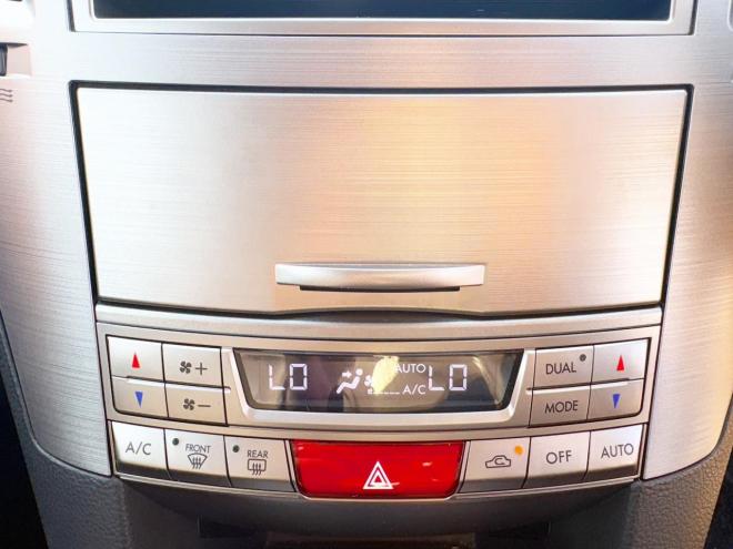 レガシィツーリングワゴン2.5i LパッケージLTD 4WD　ローンが不安な方＜1年保証　社外ナビ　フルセグTV　スマキー＞