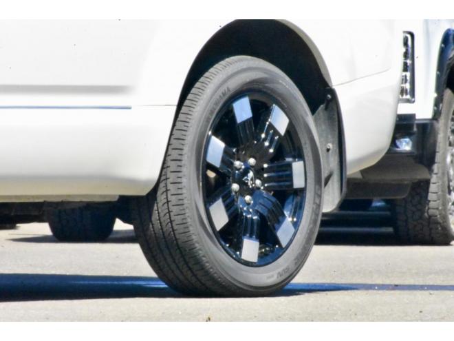 デリカD:5　4WD　Dパワーパッケージ　新車外し18インチアルミ／タイヤ　新品フロントガード　両側パワースライドドア