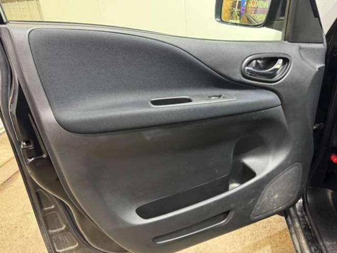 セレナ2.0 ハイウェイスター Vセレクション+Safety アドバンストセーフティ パッケージ 4WD　両側Pスライド　ナビ　TV　Bluetooth 2000
