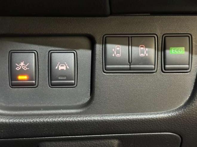 セレナ2.0 ハイウェイスター Vセレクション+Safety アドバンストセーフティ パッケージ 4WD　両側Pスライド　ナビ　TV　Bluetooth 2000