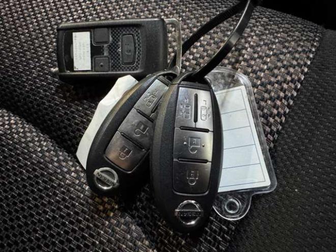 セレナ2.0 ハイウェイスター Vセレクション+Safety アドバンストセーフティ パッケージ 4WD　両側Pスライド　ナビ　TV　Bluetooth 2000