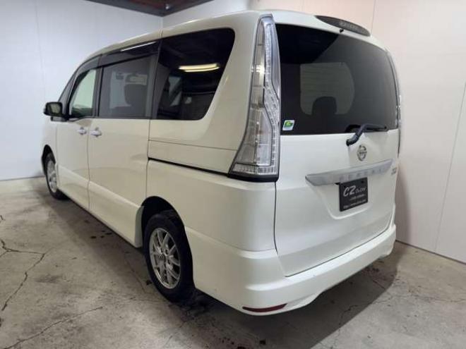 セレナ2.0 ハイウェイスター 4WD　ナビ　TV　Bluetooth　Bカメラ　Pスライド　エマージェンシーB 2000