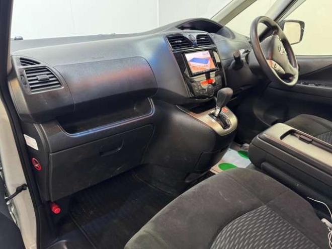 セレナ2.0 ハイウェイスター 4WD　ナビ　TV　Bluetooth　Bカメラ　Pスライド　エマージェンシーB 2000