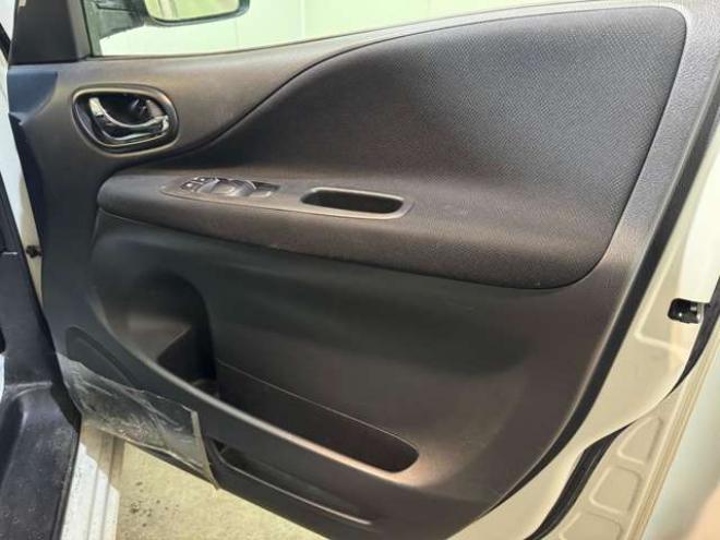 セレナ2.0 ハイウェイスター 4WD　ナビ　TV　Bluetooth　Bカメラ　Pスライド　エマージェンシーB 2000