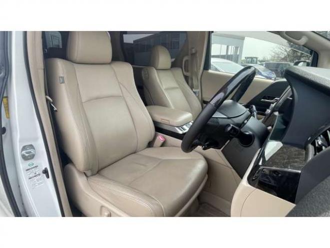 アルファードハイブリッド2.4 G Lパッケージ 4WD　 2400