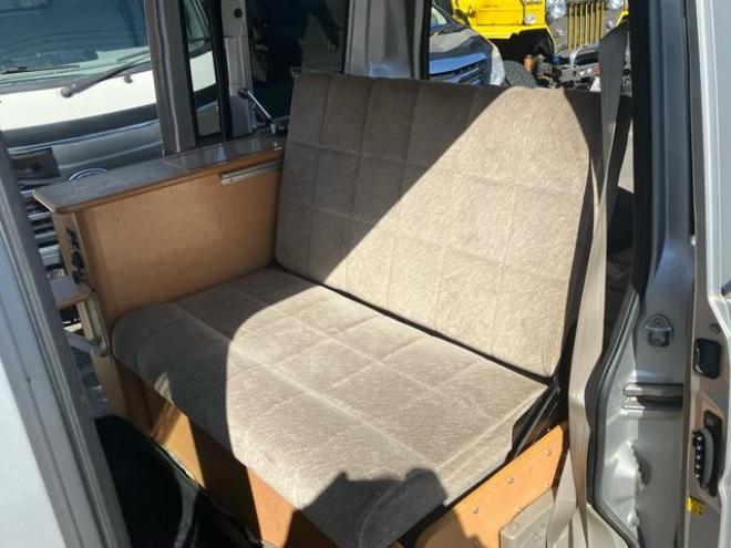 エブリイジョインターボ　４ＷＤ　　外部充電　二段ベット　ポップアップ　ターボ　キャンピング仕様　タンク式シンク　ヒーター　テーブル　テレビ　パワーウィンドウ　ナビ取り扱い説明書 4WD 660 5Dr