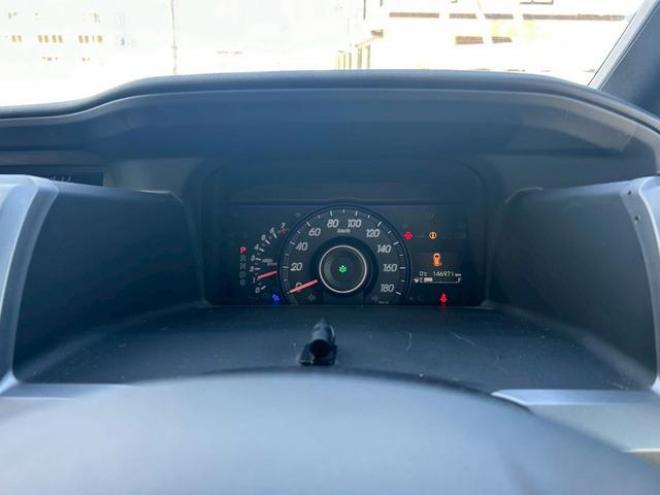 ステップワゴンスパーダ Ｚ　４ＷＤ　ナビ　テレビ　スマートキー　記録簿　メンテナンスノート　取扱説明書　オートエアコン　後席モニター　バックカメラ　両側パワースライドドア　ＥＴＣ 2WD 2000 5Dr