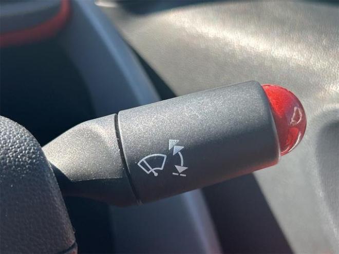 スマートフォーツークーペ　ベースグレード　ＥＴＣ　ＡＴ　サンルーフ　キーレスエントリー　アルミホイール　盗難防止システム　ＡＢＳ　ＵＳＢ　Ｂｌｕｅｔｏｏｔｈ　エアコン　パワーステアリング　パワーウィンドウ 2WD 1000 クーペDr