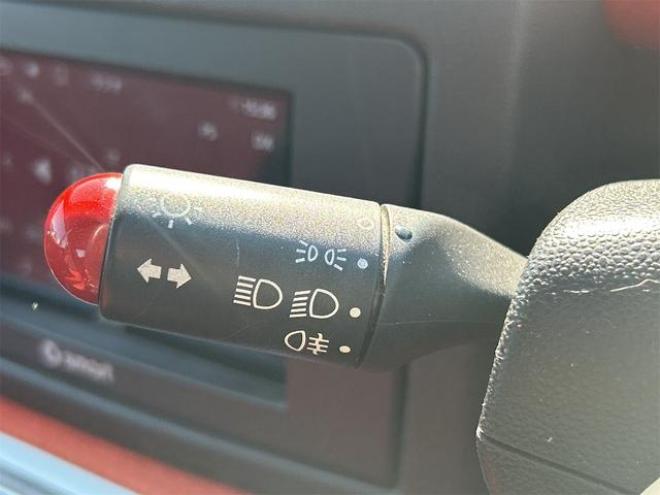 スマートフォーツークーペ　ベースグレード　ＥＴＣ　ＡＴ　サンルーフ　キーレスエントリー　アルミホイール　盗難防止システム　ＡＢＳ　ＵＳＢ　Ｂｌｕｅｔｏｏｔｈ　エアコン　パワーステアリング　パワーウィンドウ 2WD 1000 クーペDr