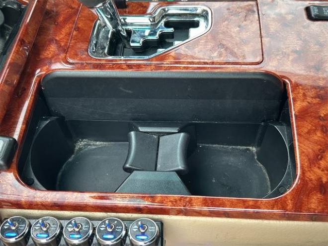 クラウンロイヤルサルーンｉ－Ｆｏｕｒ　４ＷＤ　ドライブレコーダー　オートクルーズコントロール　バックカメラ　ナビ　エアロ　ＨＩＤ　ＡＴ　スマートキー　電動格納ミラー　盗難防止システム　ＣＤ　衝突安全ボディ　ＡＢＳ　ＥＳＣ　エアコン 4WD 3000 4Dr