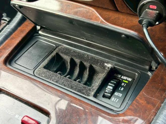 クラウンロイヤルサルーンＦｏｕｒ　キーレス　エアコン　ＡＢＳ　パワーシート　テレビ　オートクルーズコントロール　ＥＴＣ 2WD 3000 4HTDr