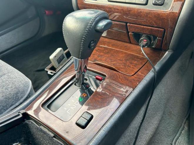 クラウンロイヤルサルーンＦｏｕｒ　キーレス　エアコン　ＡＢＳ　パワーシート　テレビ　オートクルーズコントロール　ＥＴＣ 2WD 3000 4HTDr