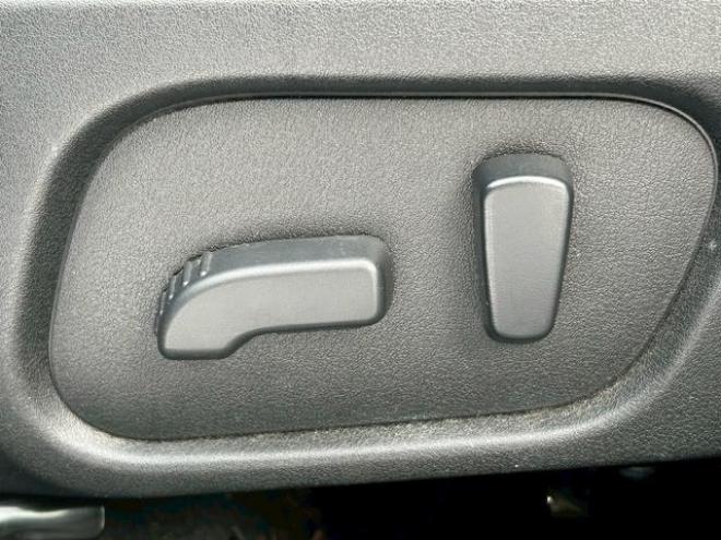 フォレスター２．０ｉ－Ｌ　アイサイト　４ＷＤ　社外ナビ　社外テレビ　パドルシフ　エックスモード付き　アイサイト 4WD 2000 5Dr