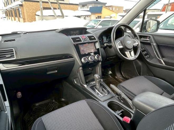 フォレスター２．０ｉ－Ｌ　アイサイト　４ＷＤ　社外ナビ　社外テレビ　パドルシフ　エックスモード付き　アイサイト 4WD 2000 5Dr