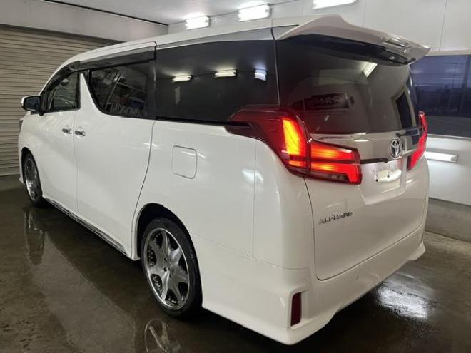 アルファードＳタイプゴールドⅡ　後期型　禁煙車　ＷＥＤＳ２０インチＡＷ　社外１７ＡＷ＋スタッドレスタイヤ　シーケンシャルウィンカー　ドラレコ付デジタルルームミラー　両側パワースライドドア　パワーバックドア　純正フリップダウンモニター 4WD 2500 5Dr