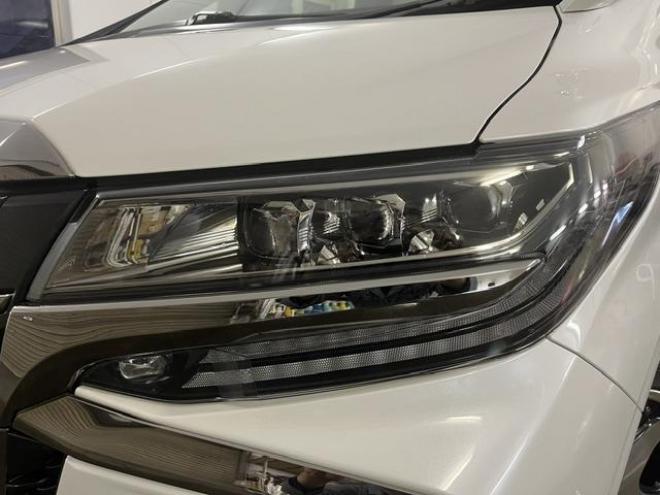 アルファードＳタイプゴールドⅡ　後期型　禁煙車　ＷＥＤＳ２０インチＡＷ　社外１７ＡＷ＋スタッドレスタイヤ　シーケンシャルウィンカー　ドラレコ付デジタルルームミラー　両側パワースライドドア　パワーバックドア　純正フリップダウンモニター 4WD 2500 5Dr