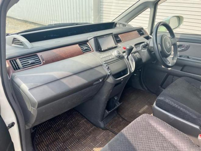 ステップワゴン24Z 4WD 2400 ５Dr