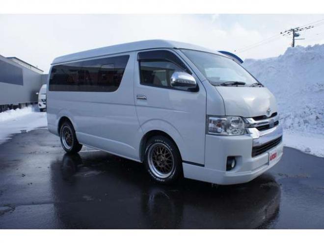 ハイエース2.7 GL ロング ミドルルーフ 4WD　ワンオーナー　ケンウッド9インチナビTV　Bカメラ　フリップダウンモニター　ワークエクストラップ17インチAW　415コブラフロントスポイラー　ベッドキット　LEDヘッドライト　スマキー　AC100V 2700