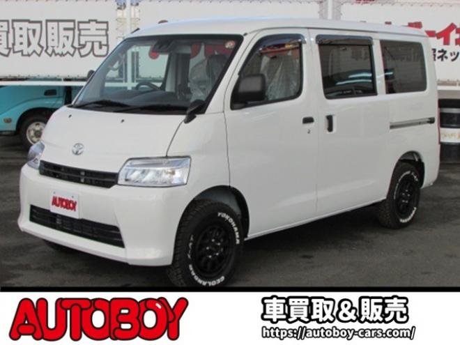 タウンエースバン1.5 GL 4WD　登録済未使用車/スマートアシスト/LEDヘッドライト/ベッドキット/MAD CROSS14インチホイール+ジオランダーX-AT/キーレス/アイドリングストップ/ディスプレイオーディオ 登録済未使用車 1500