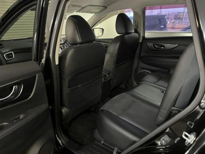 エクストレイル２０Ｘ　ブラックエクストリーマＸ　本州仕入　禁煙車　寒冷地仕様　パワーバックドア　全方位アラウンドビューモニター　社外１７インチＡＷ　純正１７ＡＷ＋スタッドレスタイヤ付　純正ナビ　フルセグ地デジ　ＤＶＤ再生　Ｂｌｕｅｔｏｏｔｈ対応 4WD 2000 5Dr