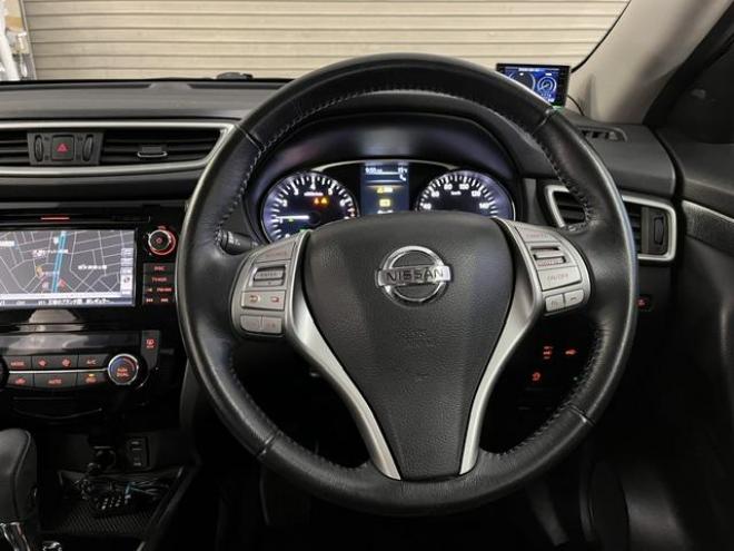 エクストレイル２０Ｘ　ブラックエクストリーマＸ　本州仕入　禁煙車　寒冷地仕様　パワーバックドア　全方位アラウンドビューモニター　社外１７インチＡＷ　純正１７ＡＷ＋スタッドレスタイヤ付　純正ナビ　フルセグ地デジ　ＤＶＤ再生　Ｂｌｕｅｔｏｏｔｈ対応 4WD 2000 5Dr