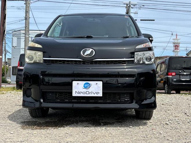 ヴォクシー2.0X Lエディション 4WD　ローンが不安な方＜優遇ローン＞1年保証　片側パワースライドドア 