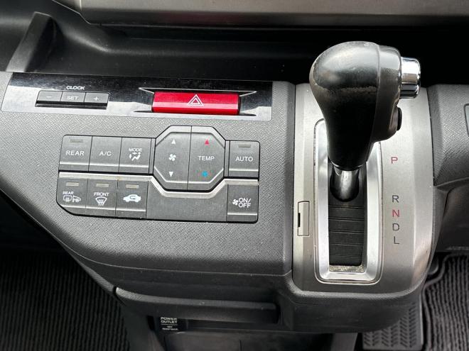 ステップワゴン2.0G 4WD　ローンが不安な方＜優遇ローン＞1年保証　両側スライドドア　社外オーディオ