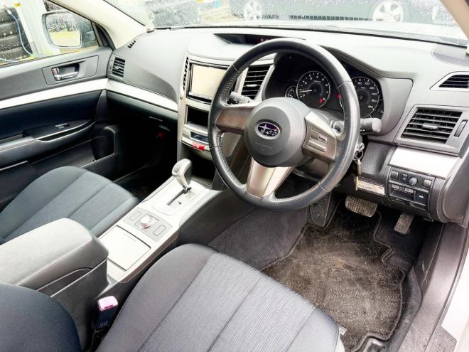 レガシィツーリングワゴン2.5i Sスタイル 4WD　ローンが不安な方＜優遇ローン＞本州仕入 1年保証　純正ナビ　フルセグTV 