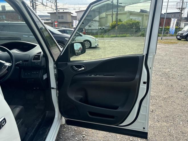 セレナ2.0HスターVセレクション+Safety 4WD　ローンが不安な方＜優遇ローン＞本州仕入　1年保証　両側パワースライドドア 
