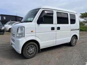 NV100クリッパー　バン　DX 4WD 660 5Dr