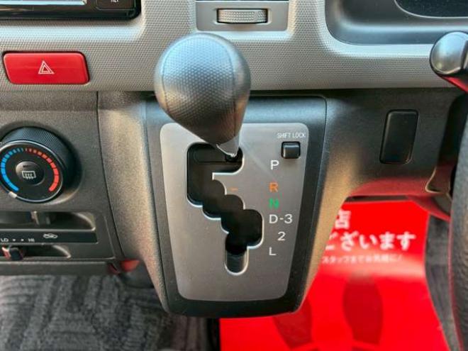 ハイエースコミューター 2.5 GL ディーゼルターボ 4WD　社外アルミ　パワステ　パワーウィンドウ　キーレスエントリー　ETC　ドライブレコーダー　片側電動スライドドア　後席モニタ　TV　ナビ　バックカメラ　エアコン　ABS　横滑り防止装置　全塗装済 2500