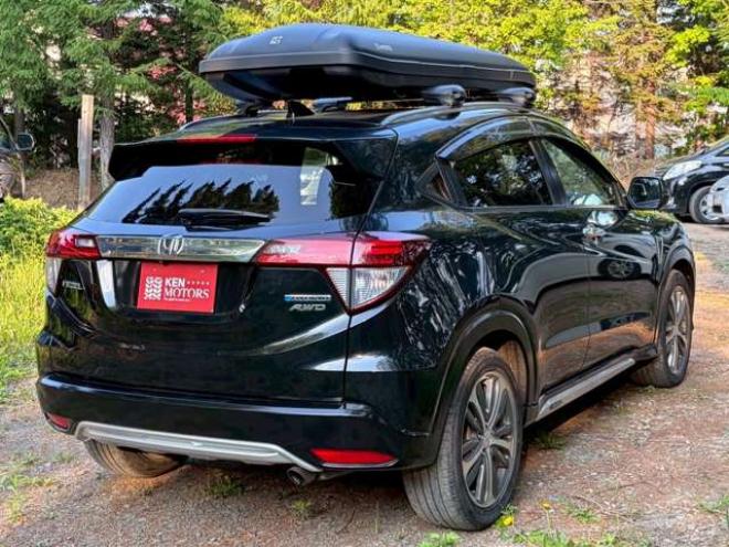 ヴェゼル1.5 ハイブリッド Z ホンダセンシング 4WD　クルーズコントロール　パワステ　パワーウィンドウ　エアコン　純正ナビ　バックカメラ　純正アルミホイール　ABS　キーレスエントリー　パドルシフト　シートヒーター　パワーシート 1500