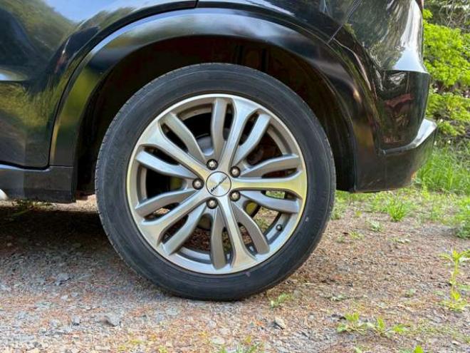 ヴェゼル1.5 ハイブリッド Z ホンダセンシング 4WD　クルーズコントロール　パワステ　パワーウィンドウ　エアコン　純正ナビ　バックカメラ　純正アルミホイール　ABS　キーレスエントリー　パドルシフト　シートヒーター　パワーシート 1500