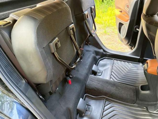 ヴェゼル1.5 ハイブリッド Z ホンダセンシング 4WD　クルーズコントロール　パワステ　パワーウィンドウ　エアコン　純正ナビ　バックカメラ　純正アルミホイール　ABS　キーレスエントリー　パドルシフト　シートヒーター　パワーシート 1500