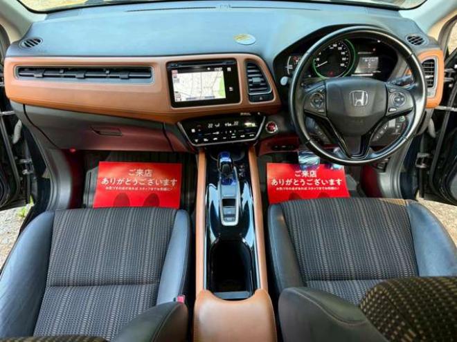 ヴェゼル1.5 ハイブリッド Z ホンダセンシング 4WD　クルーズコントロール　パワステ　パワーウィンドウ　エアコン　純正ナビ　バックカメラ　純正アルミホイール　ABS　キーレスエントリー　パドルシフト　シートヒーター　パワーシート 1500