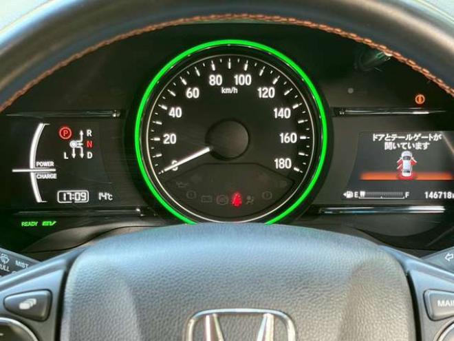 ヴェゼル1.5 ハイブリッド Z ホンダセンシング 4WD　クルーズコントロール　パワステ　パワーウィンドウ　エアコン　純正ナビ　バックカメラ　純正アルミホイール　ABS　キーレスエントリー　パドルシフト　シートヒーター　パワーシート 1500