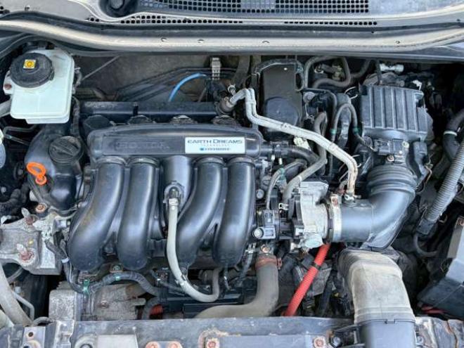 ヴェゼル1.5 ハイブリッド Z ホンダセンシング 4WD　クルーズコントロール　パワステ　パワーウィンドウ　エアコン　純正ナビ　バックカメラ　純正アルミホイール　ABS　キーレスエントリー　パドルシフト　シートヒーター　パワーシート 1500