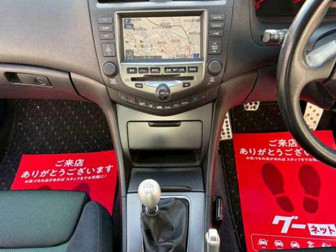 アコード2.0 ユーロR　マニュアル6速　パワステ　パワーウィンドウ　ETC　純正ナビ　アルミホイール　キーレスエントリー　エアコン　ABS　盗難防止装置 2WD 2000