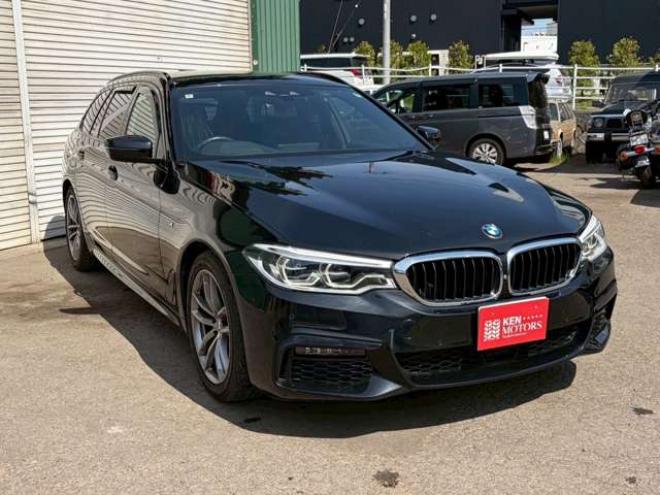 BMW5シリーズツーリング 523d xドライブ Mスピリット ディーゼルターボ　フルセグTV　ナビ　全方位カメラ　パワステ　パワーウィンドウ　ETC　エアコン　記録簿　キーレスエントリー　アルミホイール　ドライブレコーダー　パワーバックドア 正規輸入車 4WD 2000
