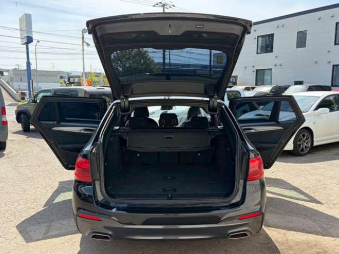 BMW5シリーズツーリング 523d xドライブ Mスピリット ディーゼルターボ　フルセグTV　ナビ　全方位カメラ　パワステ　パワーウィンドウ　ETC　エアコン　記録簿　キーレスエントリー　アルミホイール　ドライブレコーダー　パワーバックドア 正規輸入車 4WD 2000