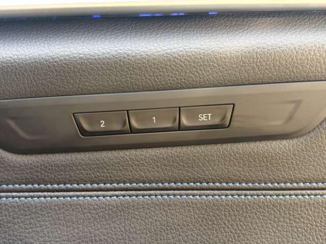 BMW5シリーズツーリング 523d xドライブ Mスピリット ディーゼルターボ　フルセグTV　ナビ　全方位カメラ　パワステ　パワーウィンドウ　ETC　エアコン　記録簿　キーレスエントリー　アルミホイール　ドライブレコーダー　パワーバックドア 正規輸入車 4WD 2000