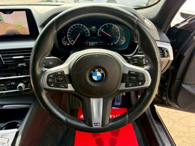 BMW5シリーズツーリング 523d xドライブ Mスピリット ディーゼルターボ　フルセグTV　ナビ　全方位カメラ　パワステ　パワーウィンドウ　ETC　エアコン　記録簿　キーレスエントリー　アルミホイール　ドライブレコーダー　パワーバックドア 正規輸入車 4WD 2000