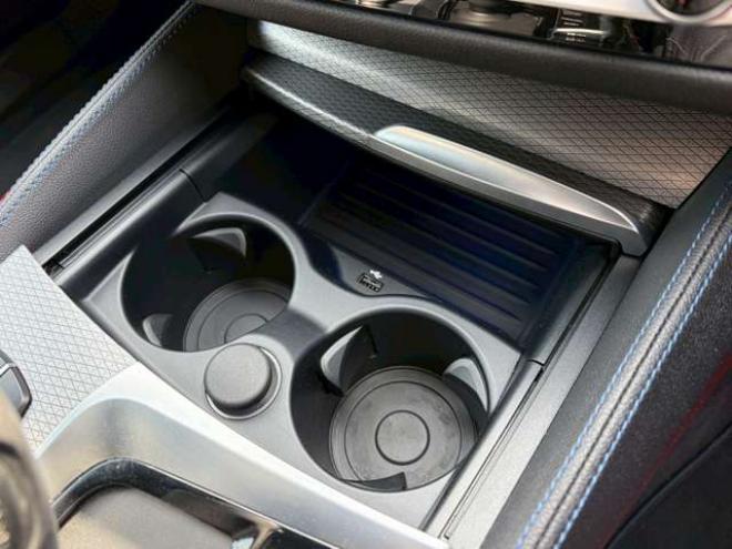 BMW5シリーズツーリング 523d xドライブ Mスピリット ディーゼルターボ　フルセグTV　ナビ　全方位カメラ　パワステ　パワーウィンドウ　ETC　エアコン　記録簿　キーレスエントリー　アルミホイール　ドライブレコーダー　パワーバックドア 正規輸入車 4WD 2000