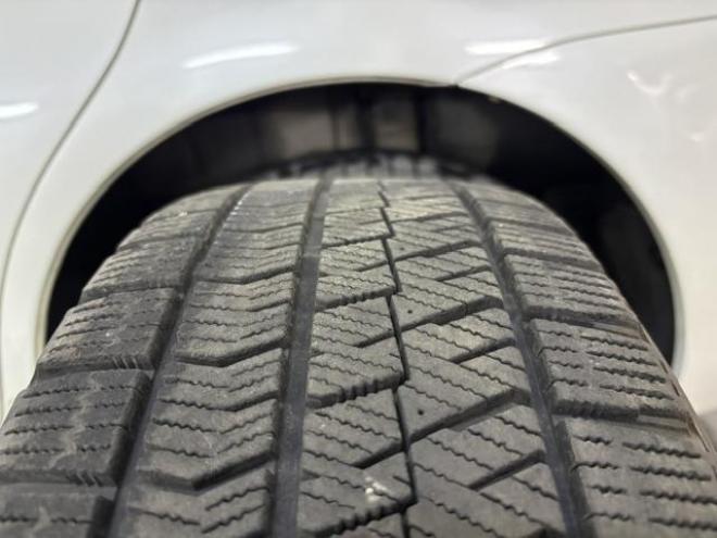 マークXジオエアリエル　寒冷地仕様　禁煙車　社外１６インチＡＷ　社外１６ＡＷ＋スタッドレスタイヤ付　純正ナビ　フルセグ地デジ　Ｂｌｕｅｔｏｏｔｈオーディオ　バックカメラ　ドライブレコーダー　ＨＩＤヘッドライト　横滑り防止装置 4WD 2400 5Dr